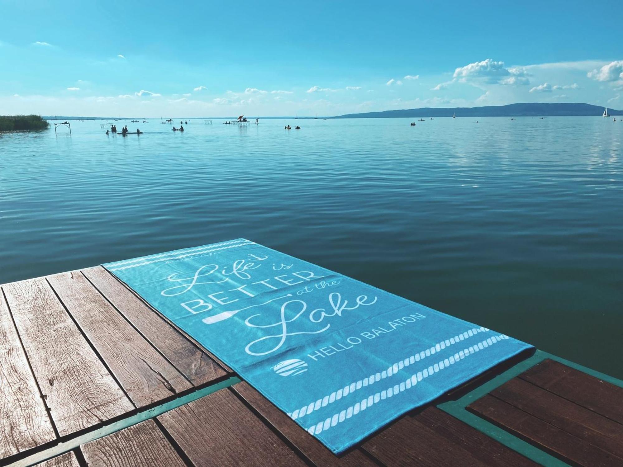 Balaton A Kertben - Balaton In The Garden - Beachfront Houses With Beautiful View, Private Beach 鲍洛通费尼韦什 外观 照片
